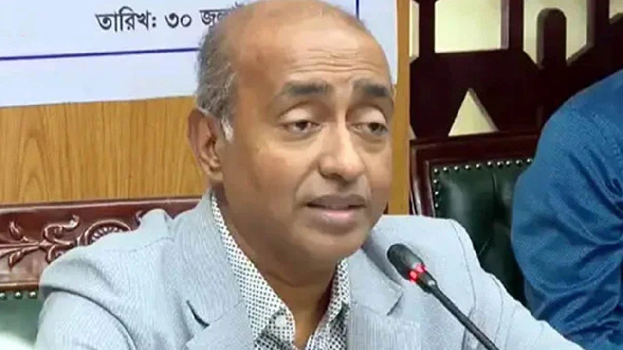 শেখ হাসিনা ফিরলে আইনের বাইরে সরকার কিছু করবে না: আইনমন্ত্রী