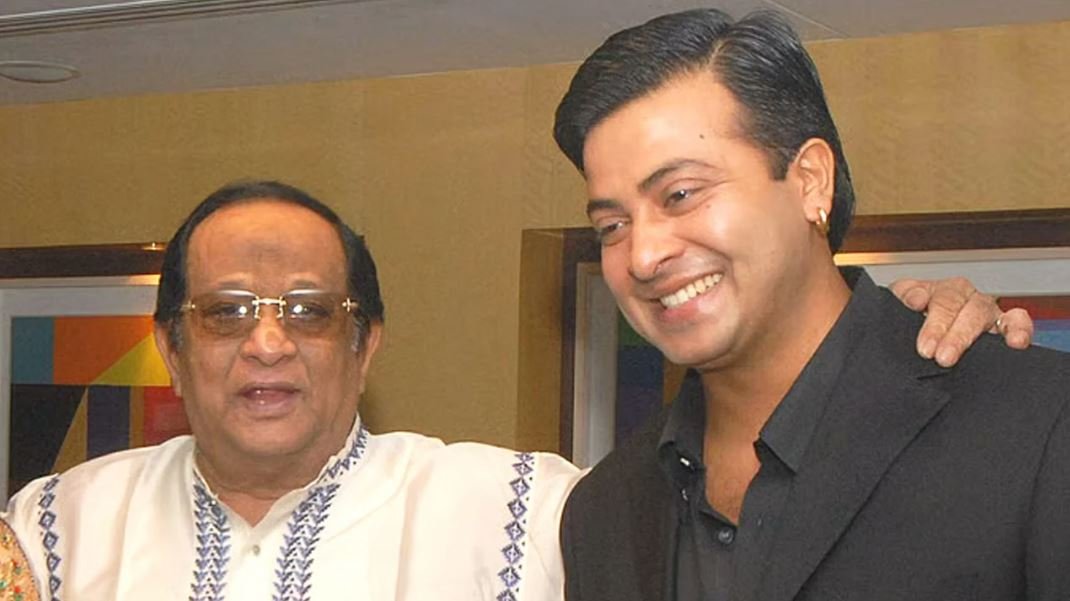 নায়করাজ রাজ্জাককে গভীর শ্রদ্ধায় স্মরণ করলেন শাকিব