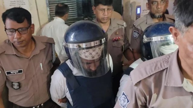 ঢাকায় মাদ্রাসা থেকে শিক্ষার্থীর লাশ উদ্ধার: শিক্ষক রিমান্ডে, স্বজনদের হামলা