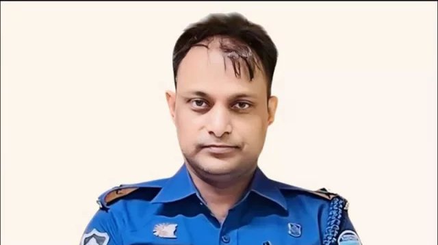 চাকরি দেওয়ার প্রলোভনে অর্থ আত্মসাৎ. চাকরিচ্যুত সরকারি কর্মচারী গ্রেপ্তার