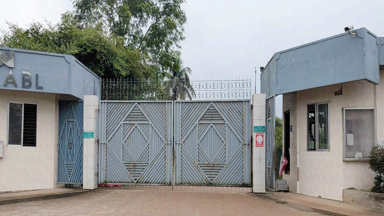 ভালুকায় গ্যাস সংকটে উৎপাদন অর্ধেকে নেমে এসেছে