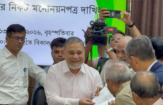 রাষ্ট্রপতি পদে মির্জা ফখরুলের মনোনয়নপত্র ইসিতে জমা দিলো বিএনপি