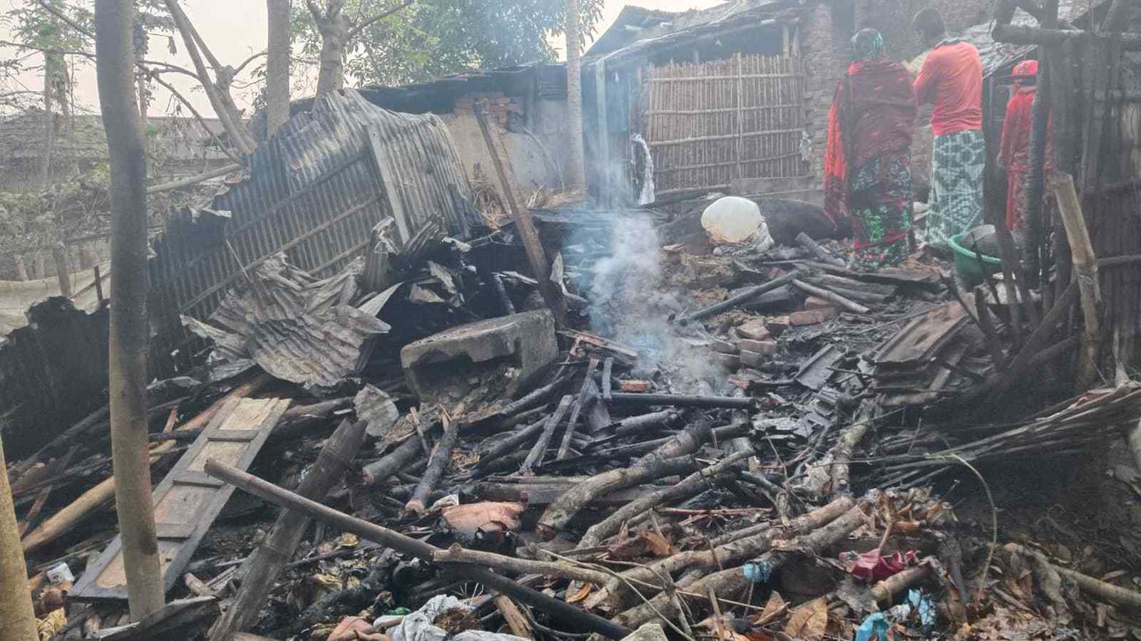 জিয়ানগরে বৈদ্যুতিক শর্ট সার্কিটের আগুনে দুটি ঘর পুড়ে ছাই