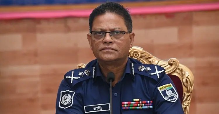দেশপ্রেমে উদ্বুদ্ধ হয়ে নিষ্ঠার সঙ্গে কাজ করতে হবে: আইজিপি