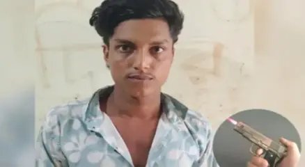 পিস্তলের মতো দেখতে লাইটার দিয়ে স্ত্রীকে ভয় দেখানো যুবক গ্রেপ্তার
