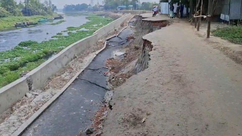 উদ্বোধনের আগেই সড়ক ধস: উন্নয়নের মান নিয়ে প্রশ্ন