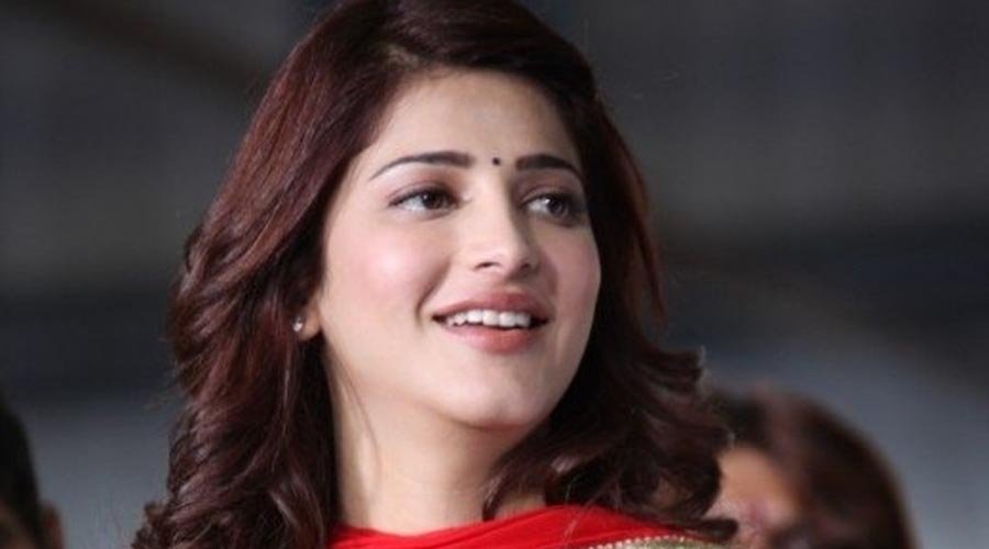 পুরুষদেরও পিরিয়ড চান শ্রুতি হাসান