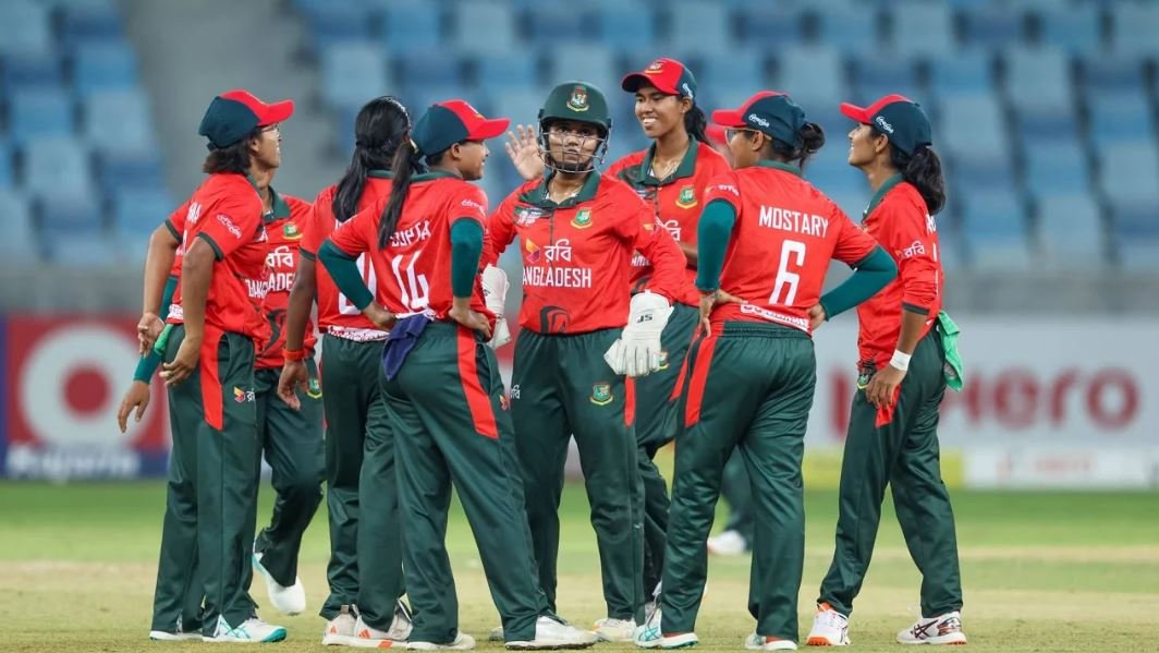 নারীদের ধারাবাহিক ব্যর্থতার পর জরুরি সভায় বসছে বিসিবি