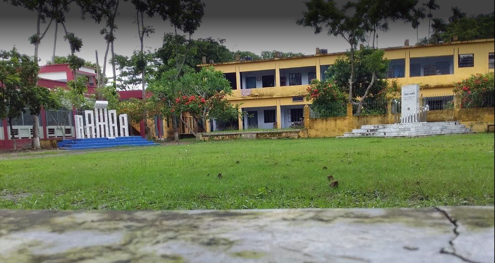 চাম্পাফুল আ প্র চ মাধ্যমিক বিদ্যাপীঠে অভিভাবক সদস্য নির্বাচন অনুষ্ঠিত