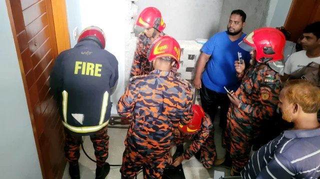 জেলায় জেলায় বিয়ে করা পুলিশ কর্মকর্তাকে ধরিয়ে দিলে ষষ্ঠ স্ত্রী ‎