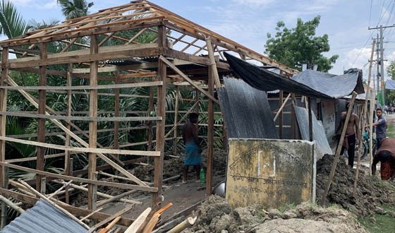 দাকোপে সরকারি জায়গায় গড়ে উঠছে বসতবাড়িসহ স্থাপনা