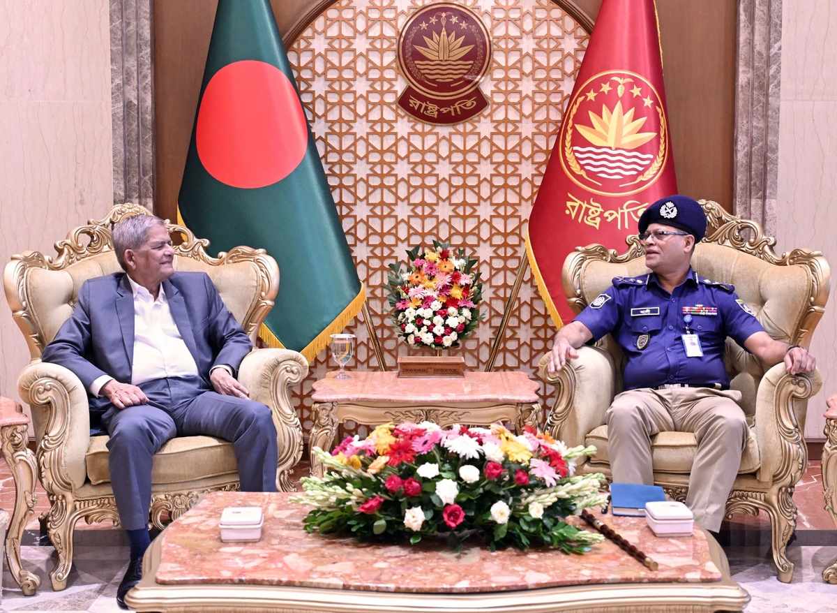 অপরাধ দমনে পুলিশকে নিষ্ঠার সঙ্গে দায়িত্ব পালনের আহ্বান রাষ্ট্রপতির