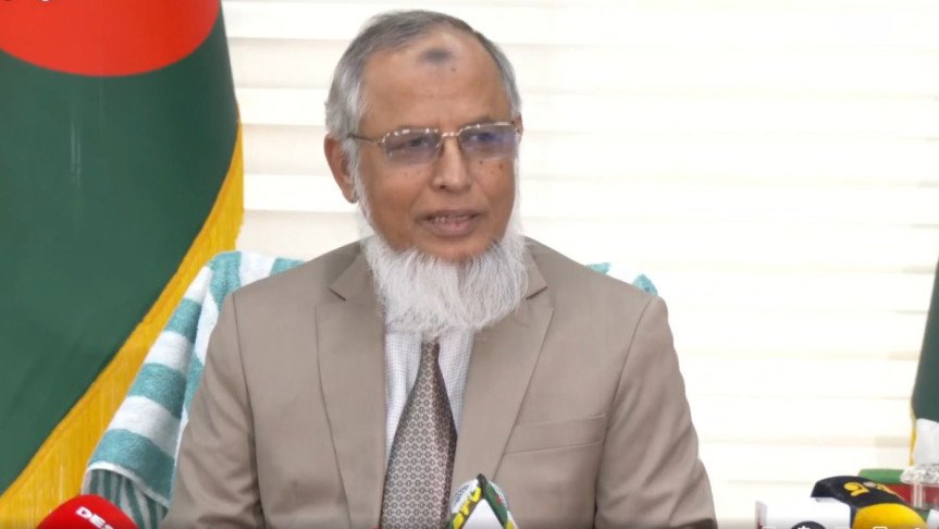সাংবাদিকদের ইসি আনোয়ারুল ইসলাম ইউপি নির্বাচনের তফসিল চলতি মাসেই, এমপিওভুক্ত শিক্ষকদের রাজনীতিতে ‘না’