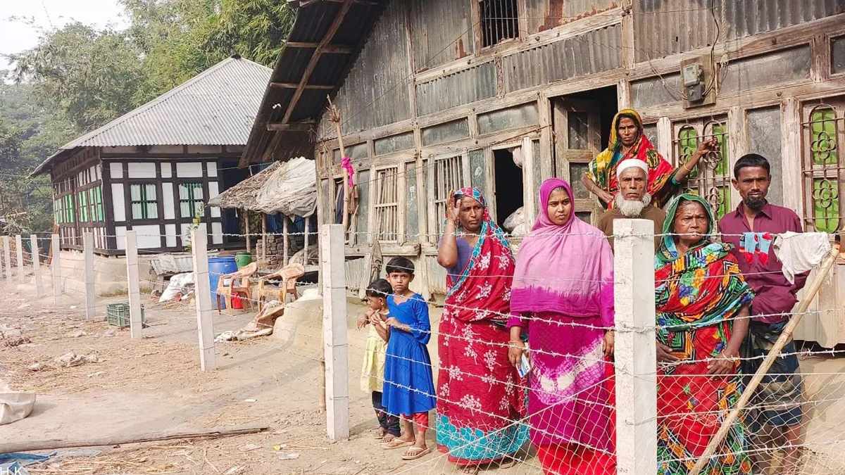 তাঁরকাটার বেড়া অপসারণে সহযোগিতার আহ্বান জানিয়েছে জুলেখার পরিবার