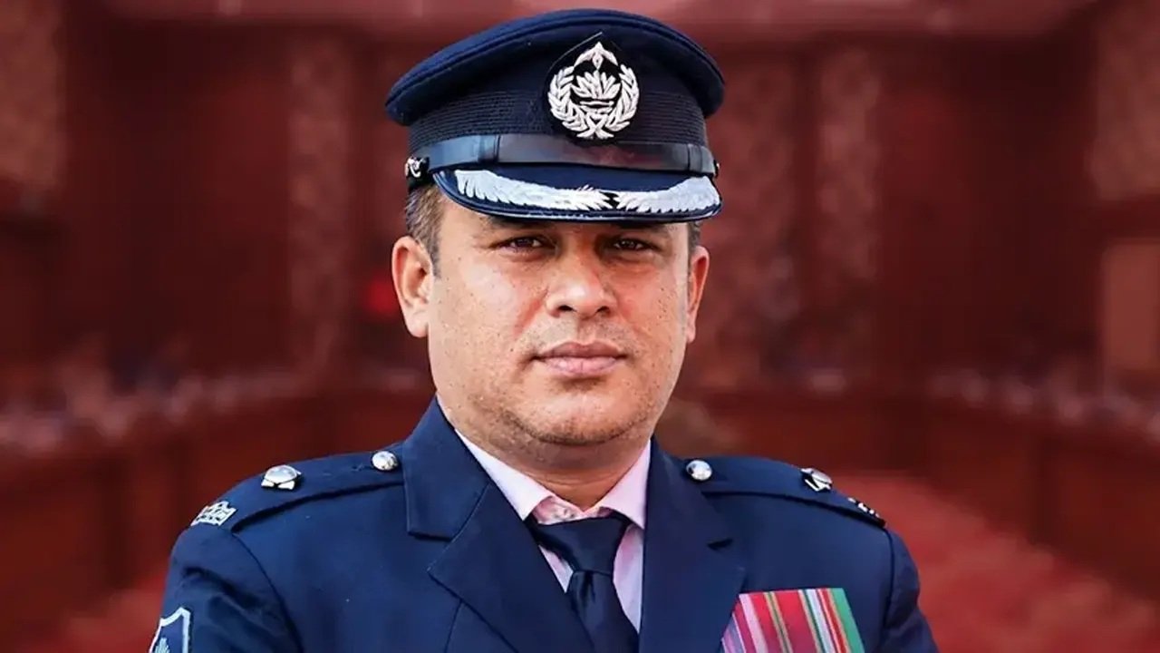 ছড়িয়ে পড়েছে অডিও রেকর্ড, ক্যান্টনমেন্ট থানার ওসি প্রত্যাহার