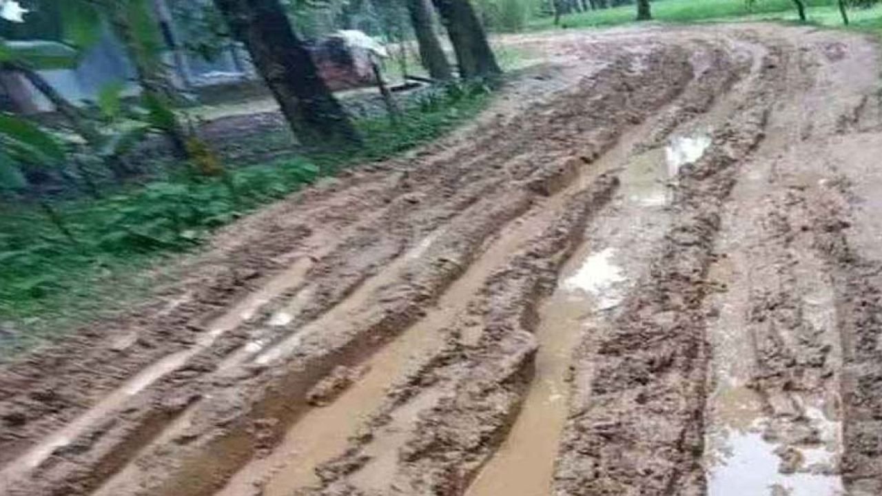ঝিনাইগাতীতে পাকাকরণ হয়নি দুই কিলোমিটার সড়ক, দুর্ভোগে মানুষ