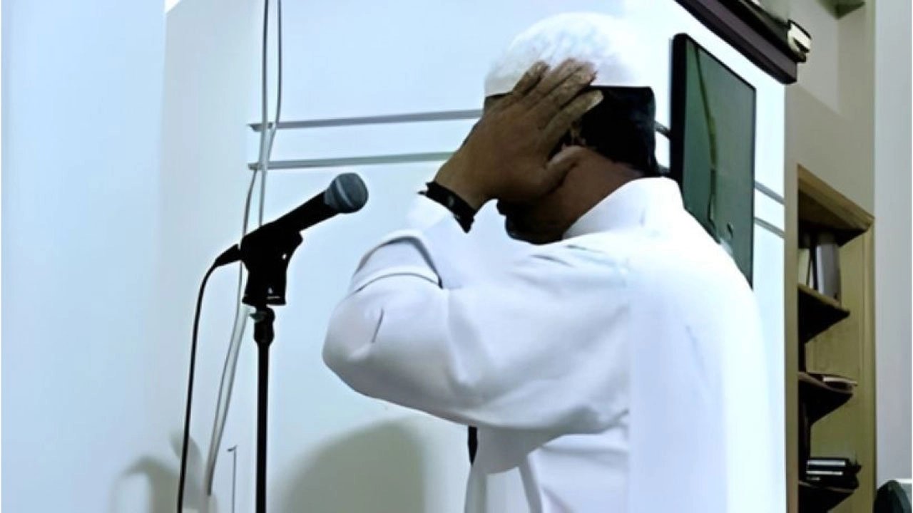 নাটোরে আজান দেওয়া অবস্থায় মুয়াজ্জিনকে ছুরিকাঘাত